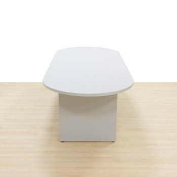 Mesa ovalada con base en h de euromof