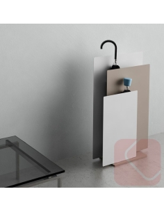 Paragüero Sou de Systemtronic, diseño en acero pintado con recogida de agua y opción de montaje mural o de pie.