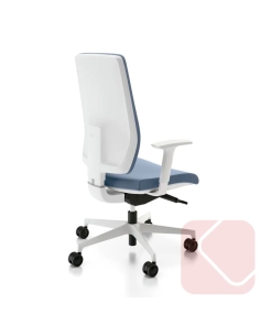 Happiness es un sillón direccional con o sin reposacabezas regulable en altura e inclinación espumado y tapizado.