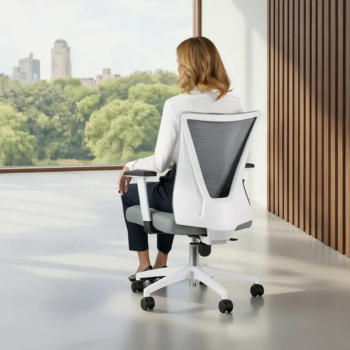 Silla de oficina Tirana blanca y gris con respaldo de malla transpirable | Laoficinaonline