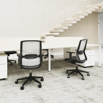 Silla ergonómica Oyana con respaldo de malla y cabezal | Laoficinaonline