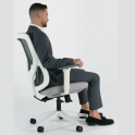 Silla ergonómica Nantes blanca con respaldo de malla | Laoficinaonline