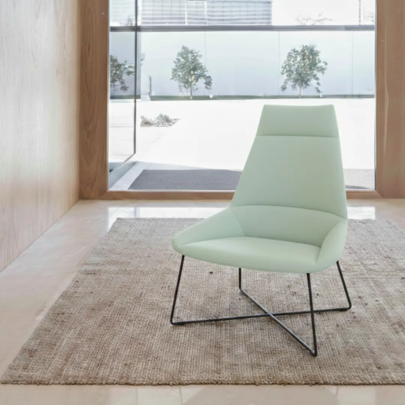 Sillón Dunas XL con respaldo alto y base de varilla  | Laoficinaonline