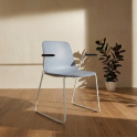 Silla Varya con brazos y base trineo para oficina | Laoficinaonline