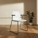 Silla Varya con brazos y base trineo para oficina | Laoficinaonline