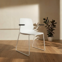 Silla Varya con brazos y base trineo para oficina | Laoficinaonline