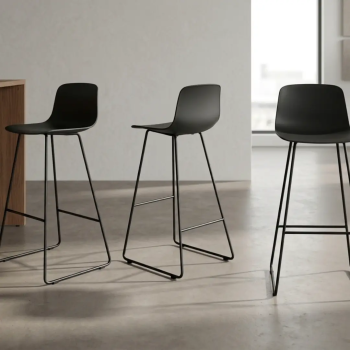 Taburete alto Varya con base trineo para oficina y coworking  | Laoficinaonline