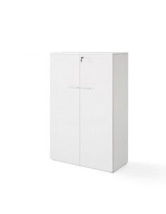 Armario oficina con puertas, cerradura y estantes de JGorbe en blanco