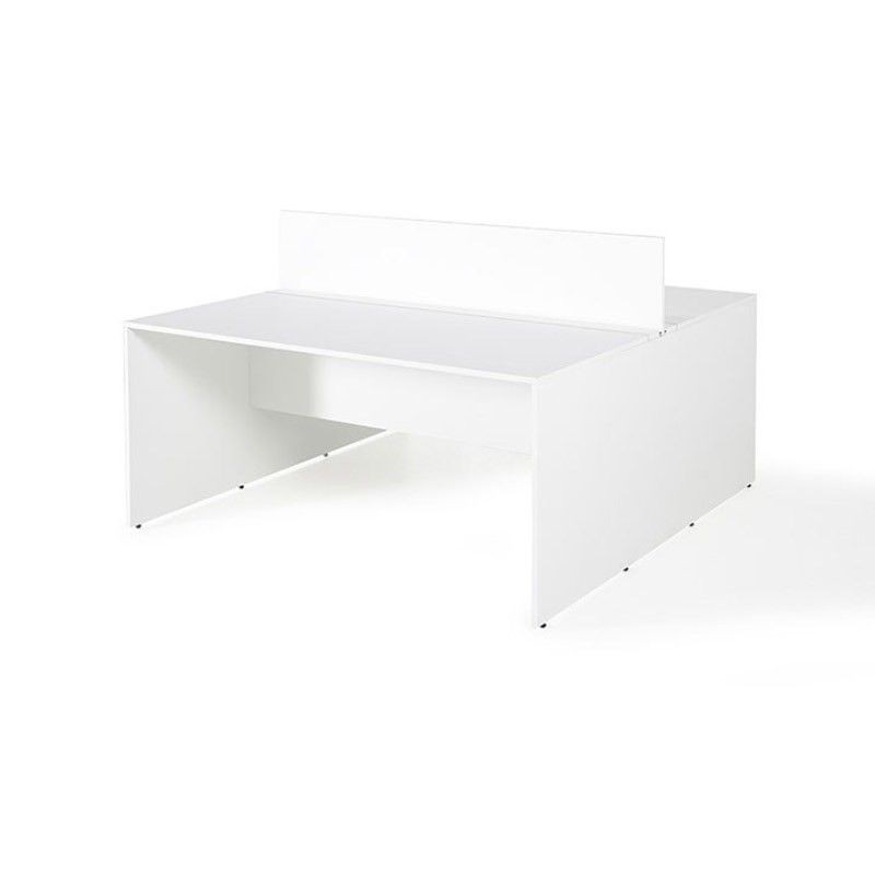 Mesa oficina multipuesto con separador de JGorbe en color blanco