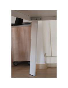 Pata metálica de mesa despacho Rec de AIC Martínez Medina