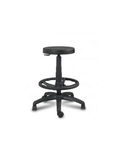 Taburete laboratorio. Con aro reposapiés regulable en altura. Asiento en poliuretano de alta resistencia. Color negro.