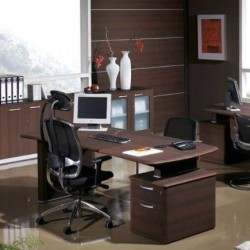 Serie Benelux: mesas de dirección, cajoneras con ruedas, armarios...