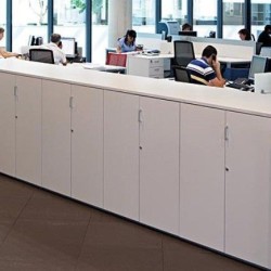 Armarios de oficina: muebles bajos | Laoficinaonline | Mueble madera